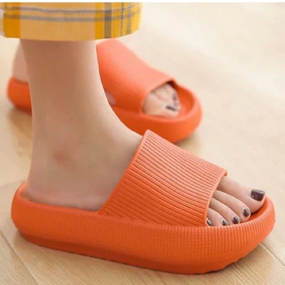 Orange Slide sz 9